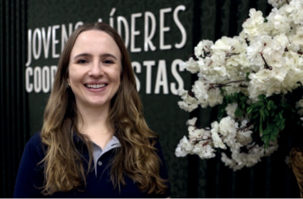 Helen Karolyne da Cruz Paschoeto, de Campo Mour&atilde;o (PR)