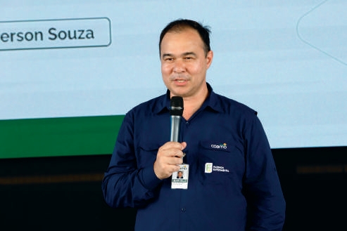 Marcelo Sumiya, gerente de Assist&ecirc;ncia T&eacute;cnica da Coamo