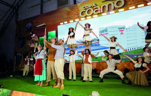 Apresenta&ccedil;&atilde;o art&iacute;stica na cerim&ocirc;nia