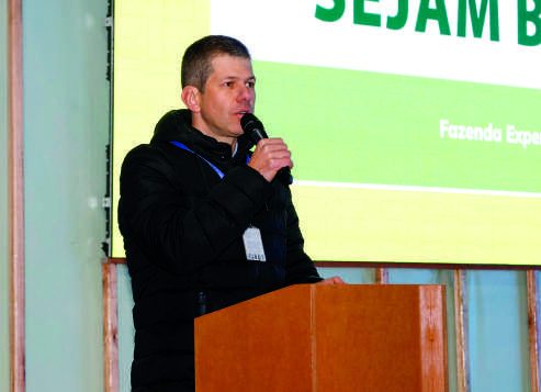 Jo&atilde;o Carlos Bonani, coordenador da Fazenda Experimental em Campo Mour&atilde;o.