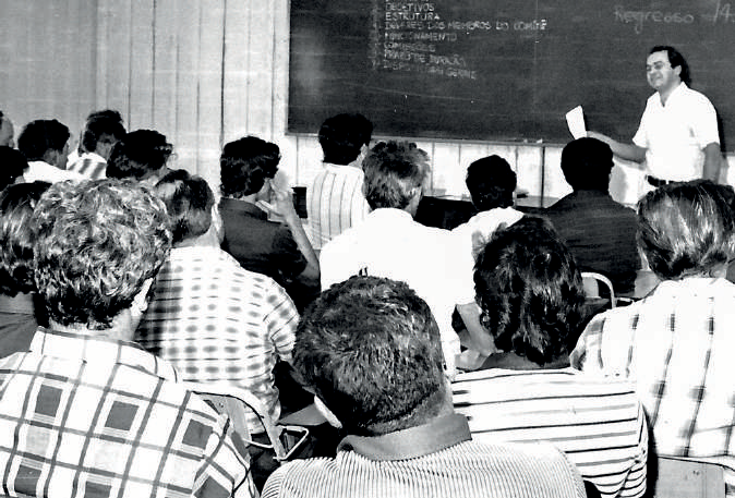 Reuni&otilde;es com produtores rurais para difus&atilde;o do cooperativismo