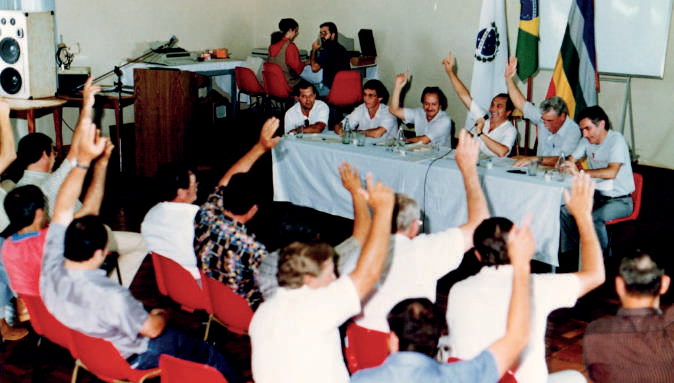 Assembleia de funda&ccedil;&atilde;o da Credicoamo, em 1989