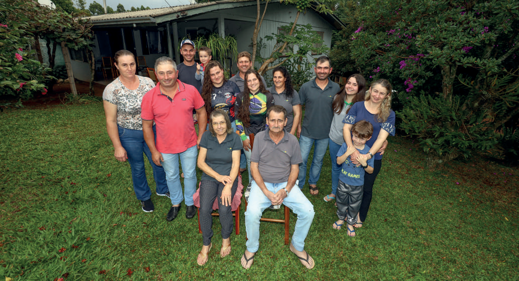 Fam&iacute;lia Dalmarco, de Ouro Verde (SC), encontrou no cooperativismo uma forma de evoluir e prosperar, mantendo a tradi&ccedil;&atilde;o familiar e a uni&atilde;o no trabalho