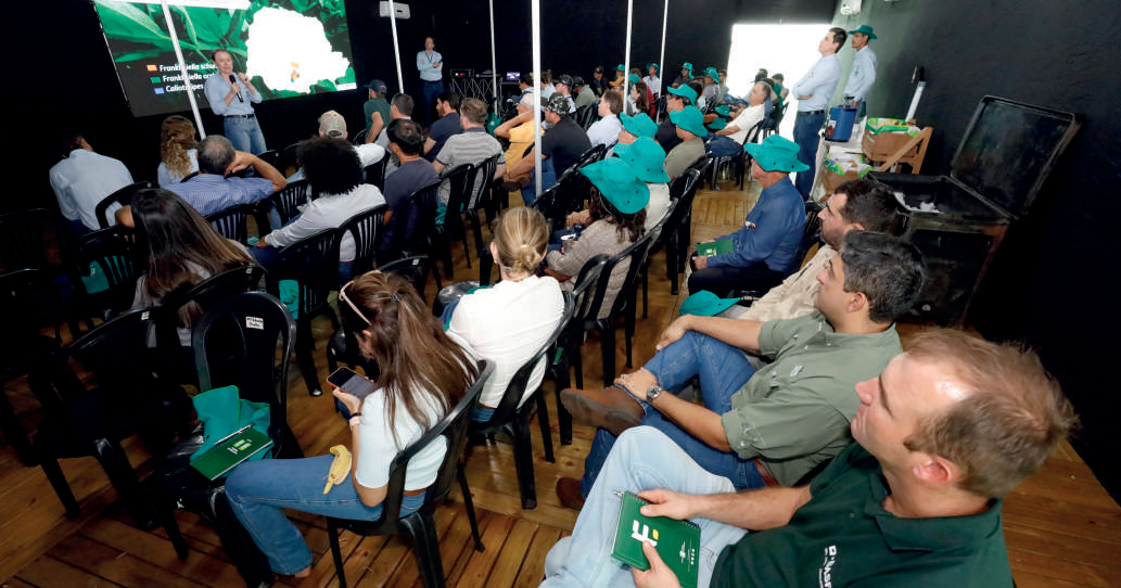 Participantes do evento sobre manejo de pragas emergentes