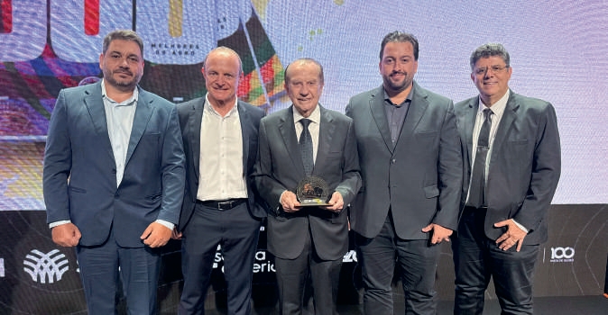 Conselho Fiscal e Administra&ccedil;&atilde;o e Presid&ecirc;ncia da Coamo durante o evento