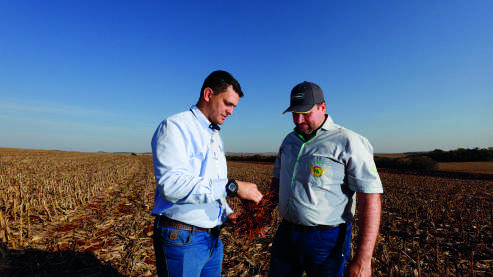 Engenheiro agr&ocirc;nomo, Victor Moura, com Calebe Negri.