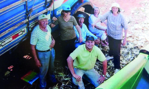 Fam&iacute;lia de Calebe Negri reunida.